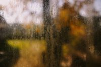 Kaboompics - Wet and dirty window