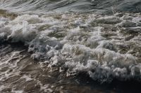 Kaboompics - Gray Ocean Swell Breaking into Foam, Motion Blur Water Texture