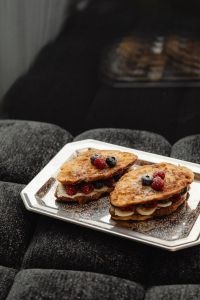 Kaboompics - French Toast Breakfast Tray in a Dark Interior