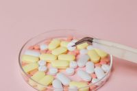 Kaboompics - Pills