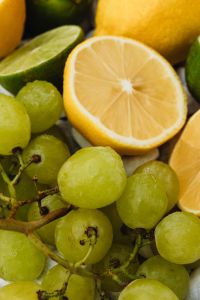 Kaboompics - Lemon, Lime and Green Grapes Close-Up