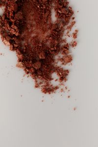Kaboompics - Red Brown Powder Makeup Smear