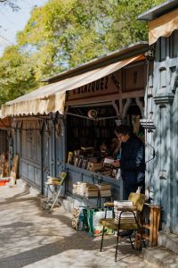 Kaboompics - Street book fair