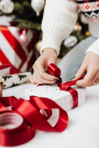 Kaboompics - Gift Wrapping