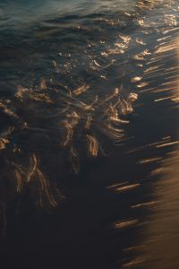 Kaboompics - Golden Hour Water Texture Dark Sea Surface