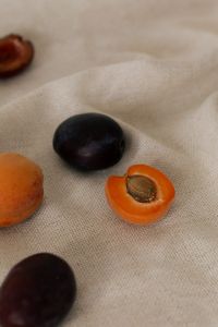 Kaboompics - Fruit Slice Macro Still Life in Orange and Purple Tones