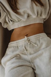 Kaboompics - Cream Cropped Sweatshirt and Joggers Fashion Detail