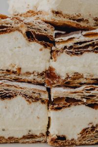 Kaboompics - Close-Up of Flaky Puff Pastry and Cream Layers in Napoleonka Cake