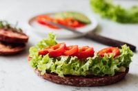 Kaboompics - Lettuce and Red Pepper Sandwich with Soft Focus Background