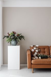 Kaboompics - Neutral Christmas Home Decor with Wreath and Greenery