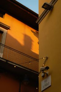 Kaboompics - Warm Evening Shadows on Colorful Italian Buildings