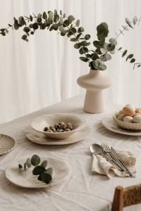 Kaboompics - Neutral Easter Table Decor With Eucalyptus And Pastel Eggs