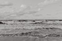 Kaboompics - Grey Baltic Sea Waves and Cloudy Horizon, Seascape Background