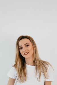 Kaboompics - Portrait of Beautiful Young Woman