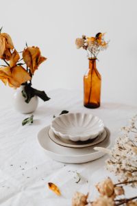 Kaboompics - Dried flowers and small vases