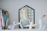 Kaboompics - Plush toy with magazines