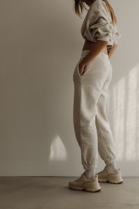 Kaboompics - Casual Beige Sweatshirt and Joggers Outfit