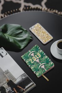 Kaboompics - Top view of black table with 2018 calendar agenda