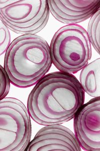 Kaboompics - Overlapping Red Onion Slices