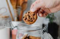Kaboompics - Chocolate chip cookies in a jar