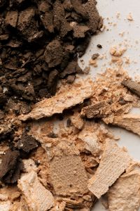 Kaboompics - Broken Beige and Brown Makeup Powder