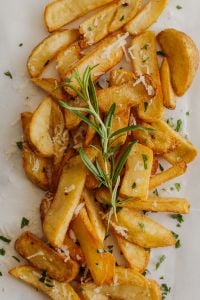 Kaboompics - Crispy Fries with Rosemary and Parmesan