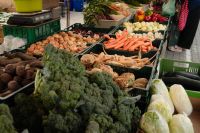 Kaboompics - Fresh Kale, Carrots and Cauliflower at a Farmers Market