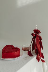 Kaboompics - Valentine Heart Cake, Bow Candle, Baby's Breath and Cocktails
