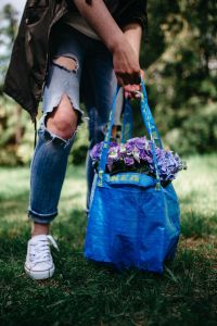 Kaboompics - THE TOP TREND THIS SEASON - IKEA's FRAKTA Shopping Bag