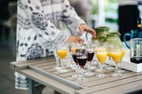 Kaboompics - Glasses with wine and orange juice