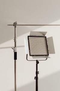 Kaboompics - Photo studio interior - C-stand lighting tripod - photo backdrop - LED lamp