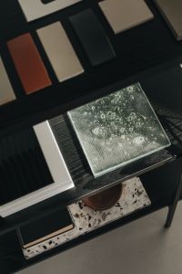 Kaboompics - Beautiful Contemporary and Modern Interior - decor - minimal - bright - organised shelves