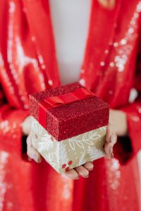 Kaboompics - Girlboss With a Gift