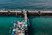 Kaboompics - Aerial View Of Umbrella Pier And Turquoise Water In Sorrento