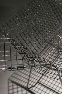 Kaboompics - Metal wire chair