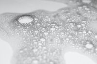 Kaboompics - White Foam Bubbles with Broad Bright Space above, Horizontal Macro Background