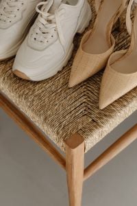 Kaboompics - Chunky women’s trainers - sneakers - shoes - Zara - Monochrome running trainers - Raffia high-heel slingback court shoes