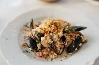 Kaboompics - Seafood Risotto with Mussels, Clams and Fresh Herbs