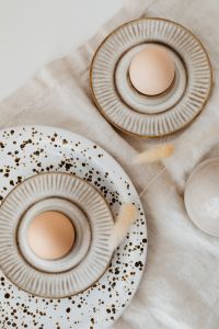 Kaboompics - Beige Easter table setting - quail eggs - neutral colors - natural eggs