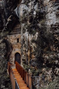 Kaboompics - Predjama castle at the cave mouth in Postojna, Slovenia