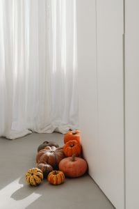 Kaboompics - Soft White Curtain Background with Neutral Floor