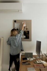 Kaboompics - Designer Pinning Images to an Interior Design Moodboard