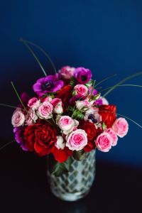 Colorful Rose Bouquets in Vases – Romantic Floral Decor