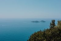 Kaboompics - Mediterranean Sea and Small Islands from an Amalfi Coast Lookout