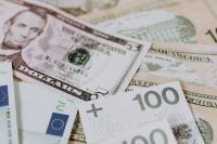 Kaboompics - Close-Up of Polish Zloty, US Dollar and Euro Banknotes in a Mixed Currency Flat Lay