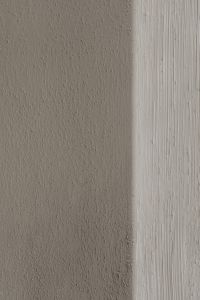 Kaboompics - Two-Tone Gray Wall Texture Divided by a Diagonal Edge
