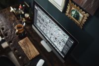Kaboompics - Cup of coffee, Chemex, keyboard, iMac computer, mouse