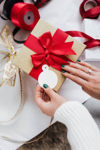 Kaboompics - Gift Wrapping