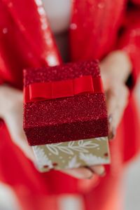 Kaboompics - Girlboss With a Gift