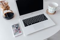 Kaboompics - iPhone, laptop, coffee in Chemex